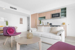 Lux 2BR Natiivo Condo With Pool, Spa and Gym Access